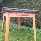 Dining table formica red foot wood