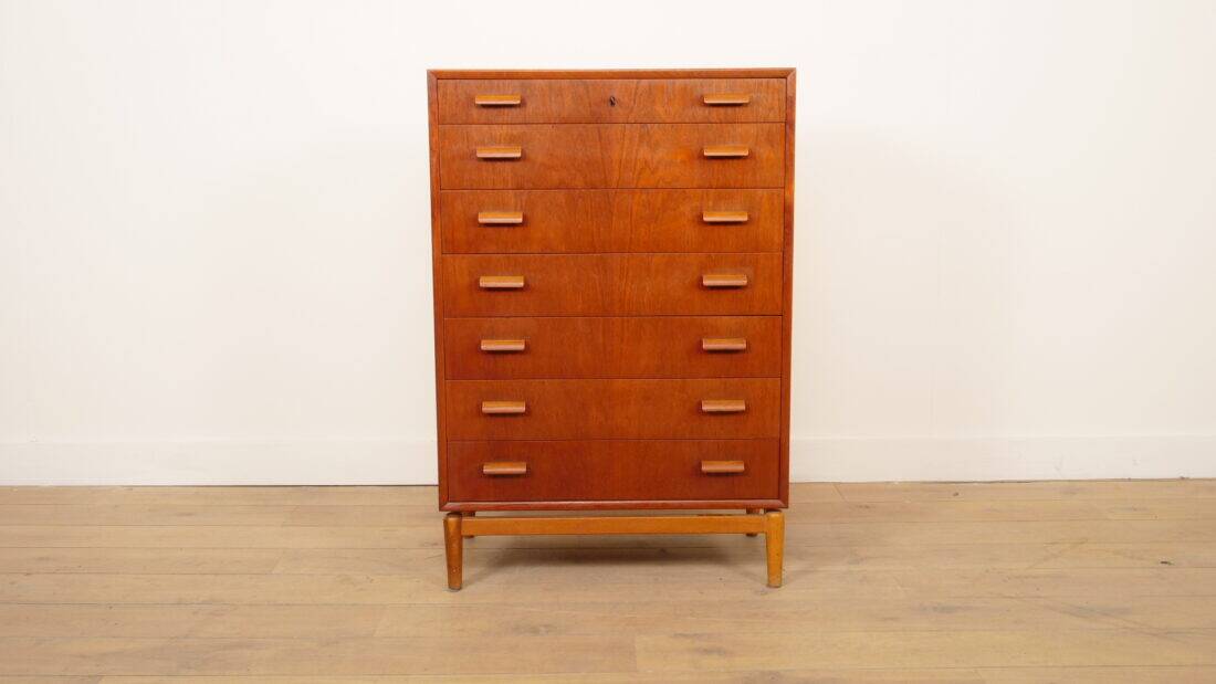 Vintage Danish chest of drawers | Teak | 7 drawers | 111 cm