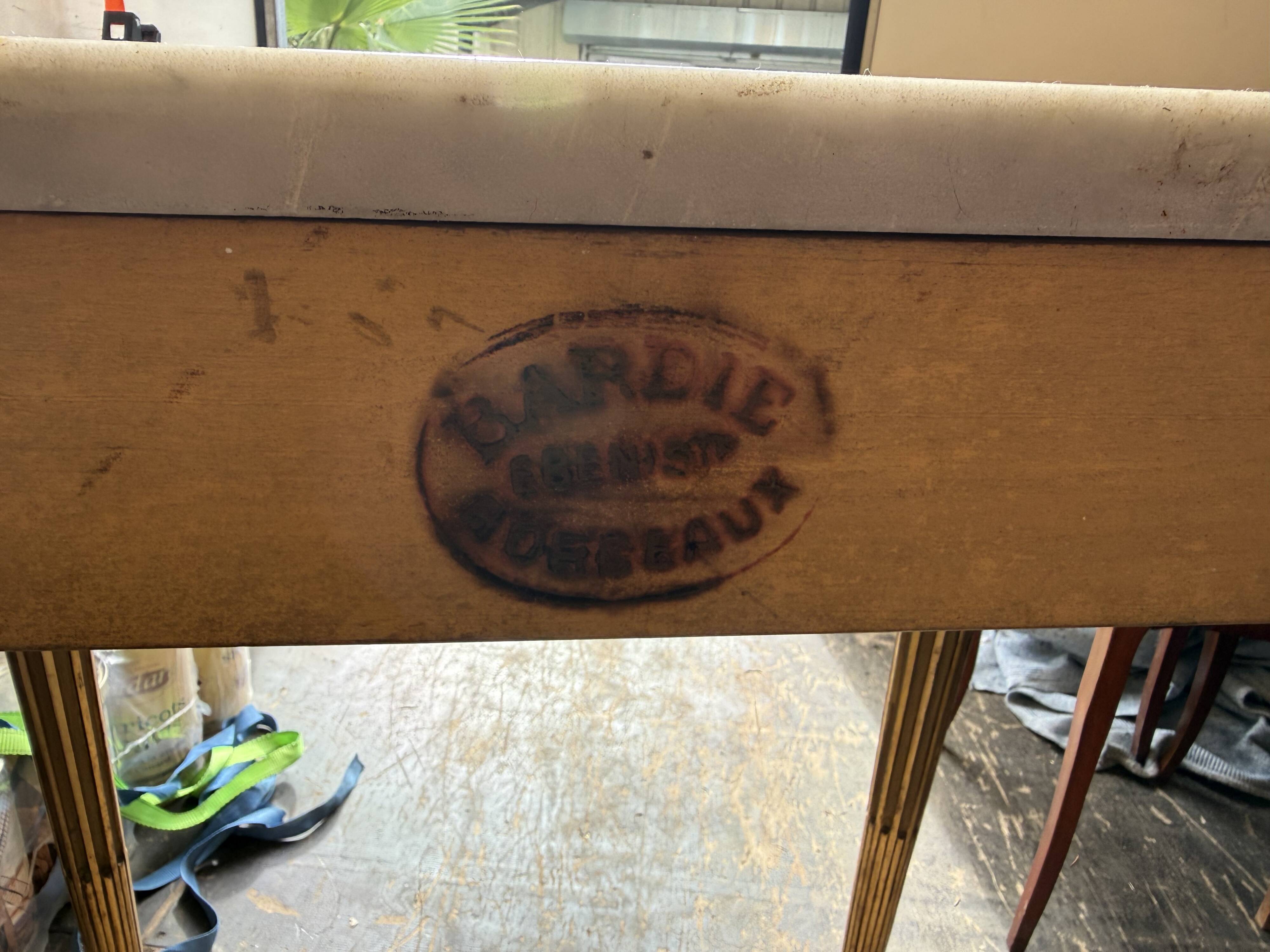 Console louis xvi estampille au fer chaud bardie