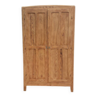 Armoire parisienne