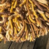 Spaghetti wool pouf