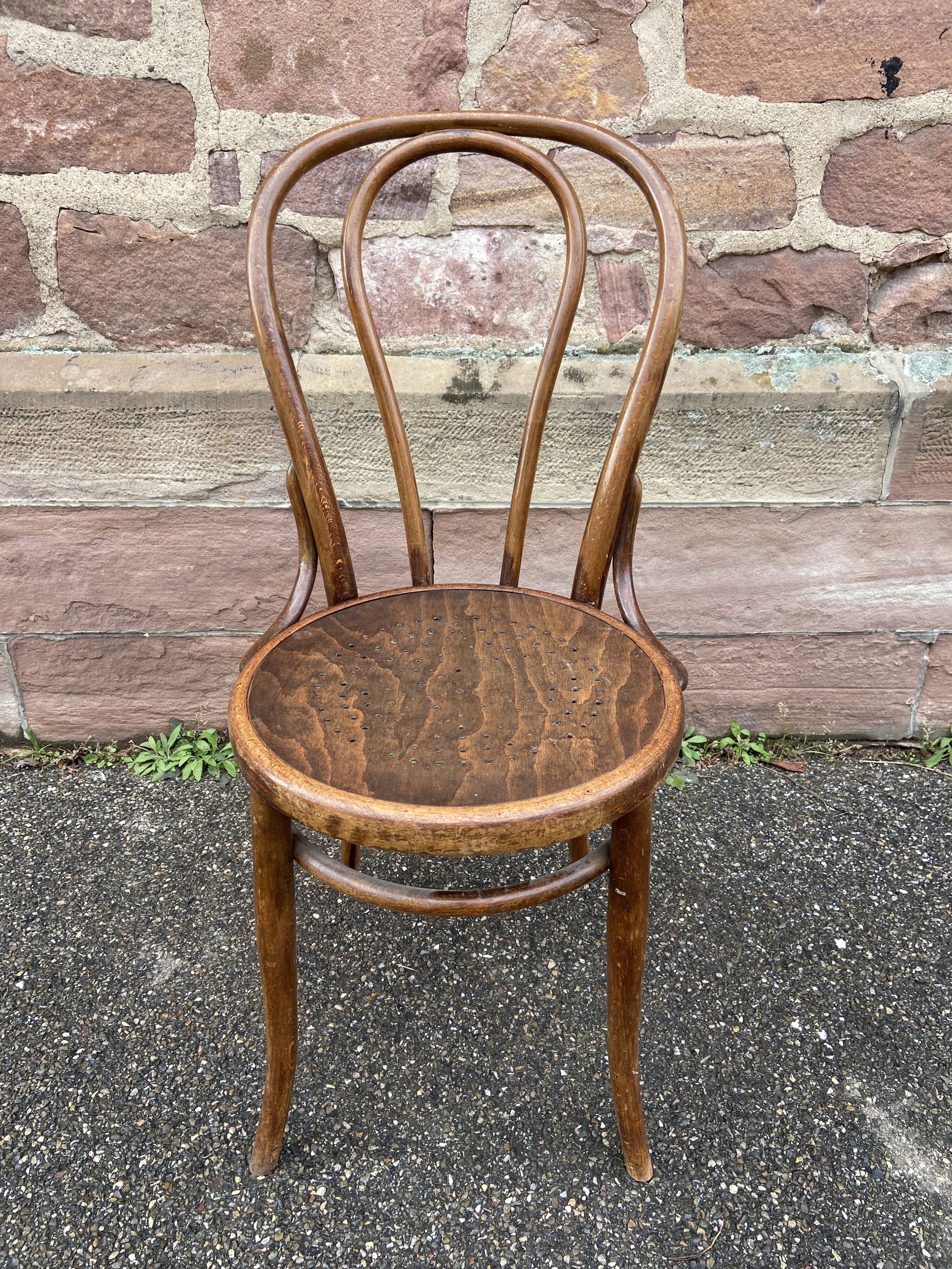 Chaise bistrot café 1920s thonet fischel bois courbé