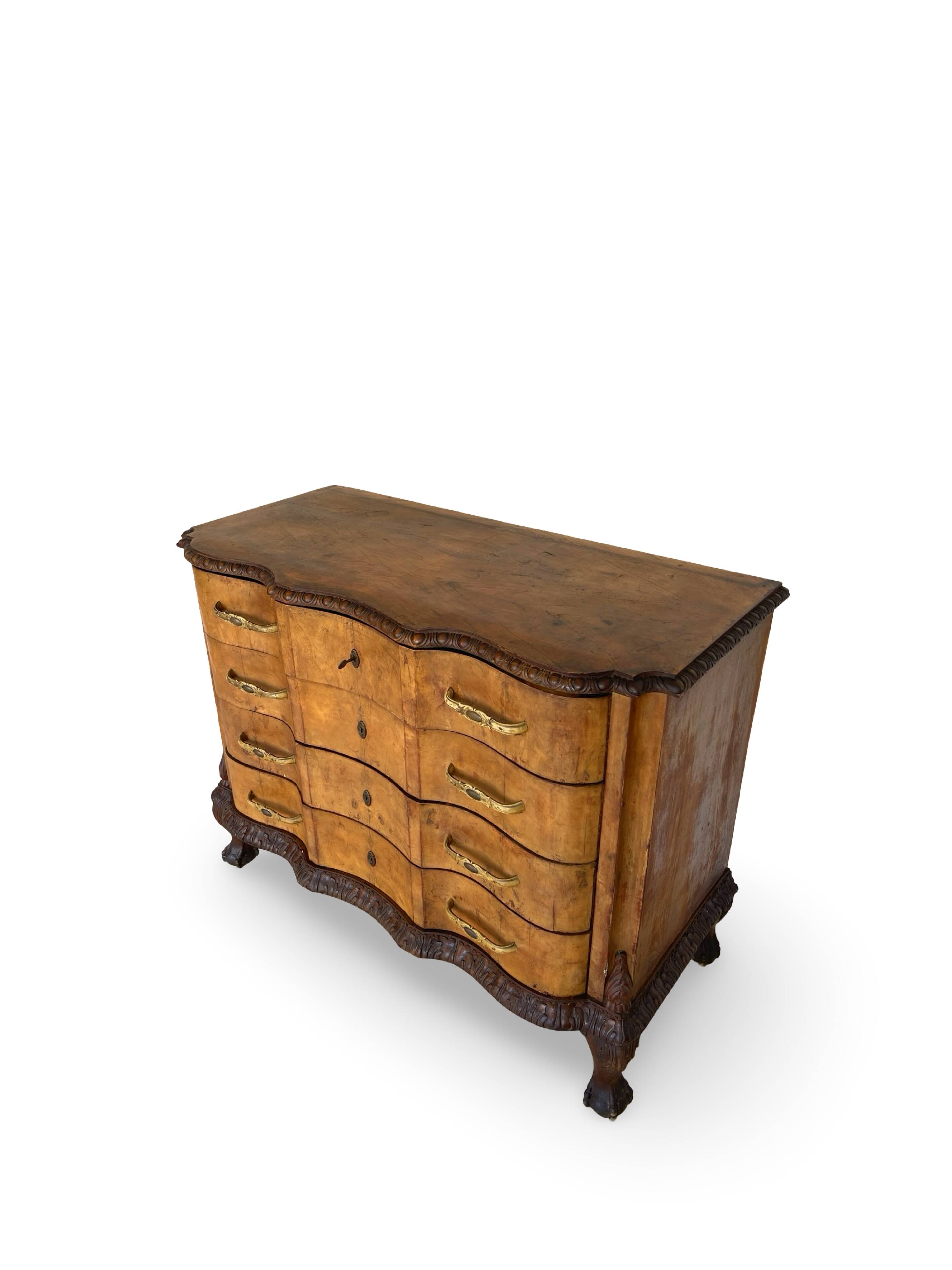 Commode italienne des années 1920.