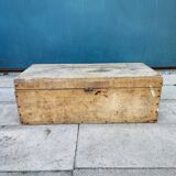 Trunk chest in raw wood