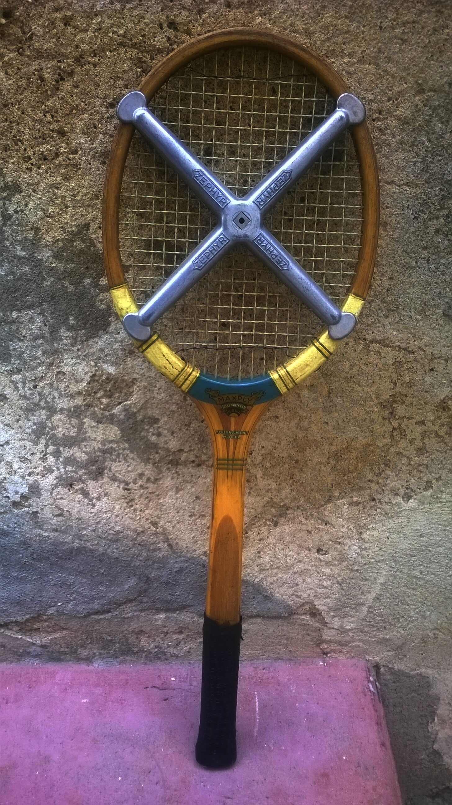 Raquette de tennis vintage