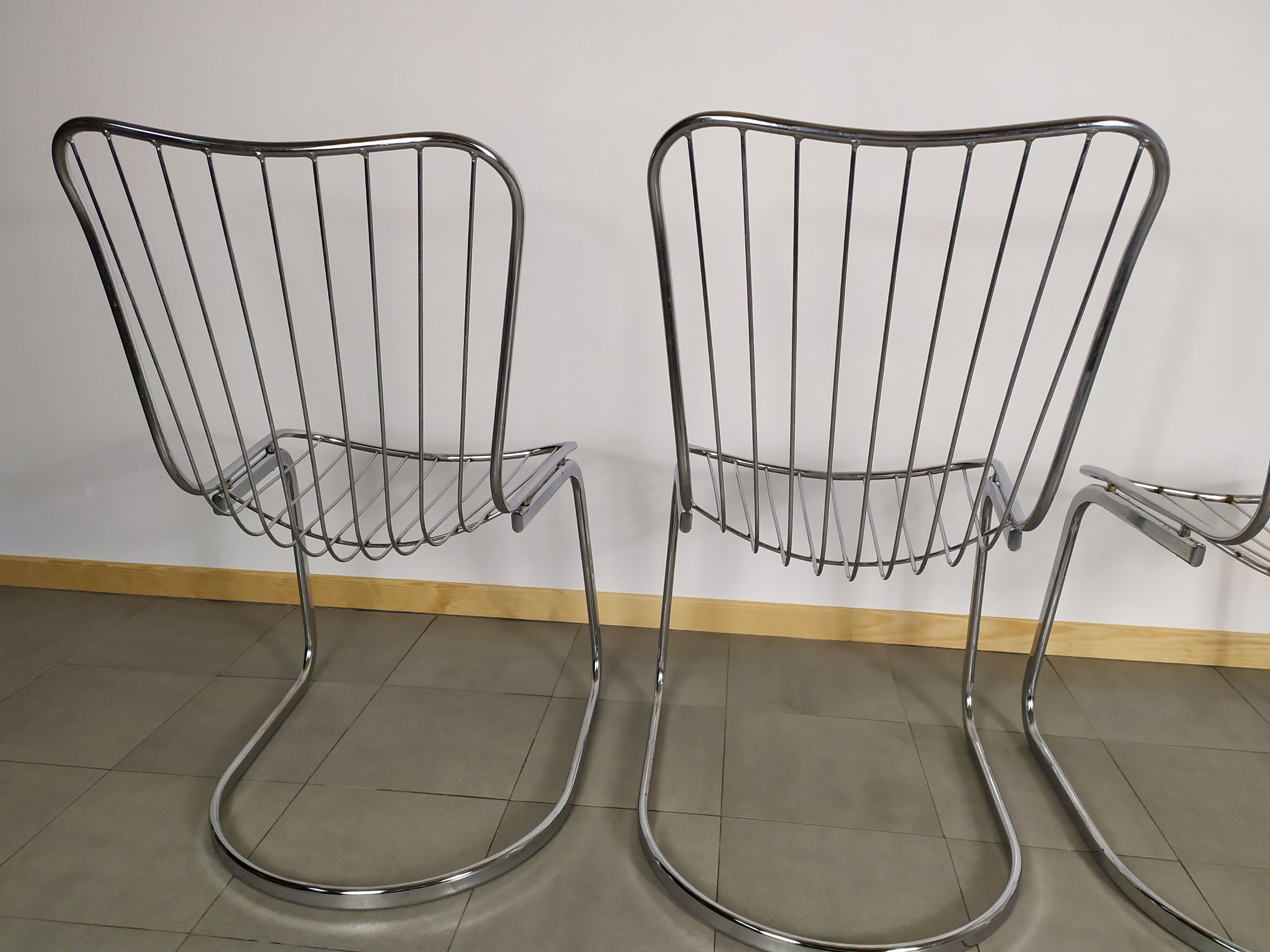 Lot de 4 chaise design en métal chromé années 70