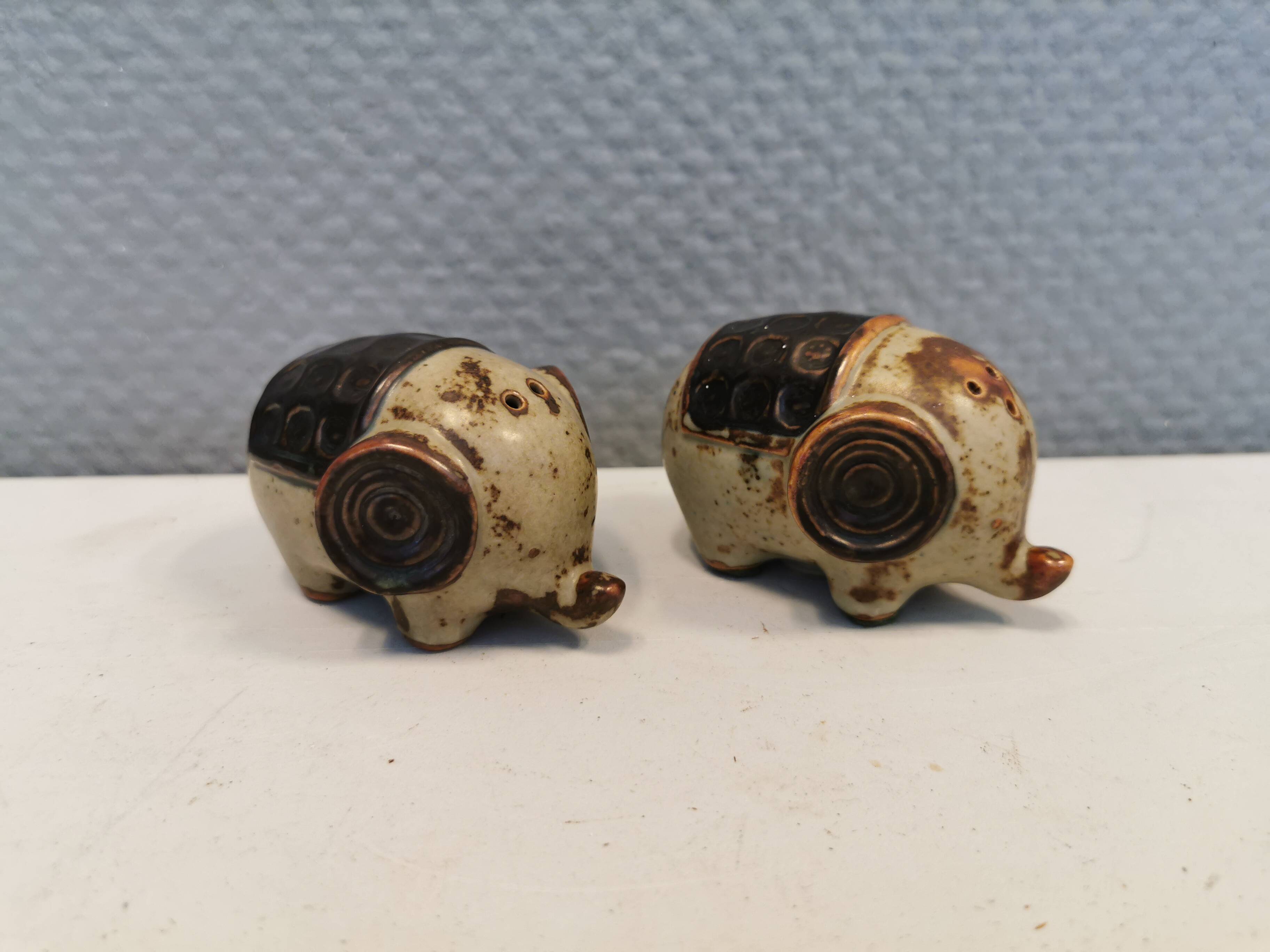 Ceramic elephants as a salt and pepper set made for Danish Søholm 1970-1980s.