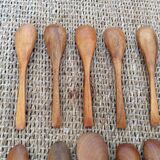 10 wooden spoons