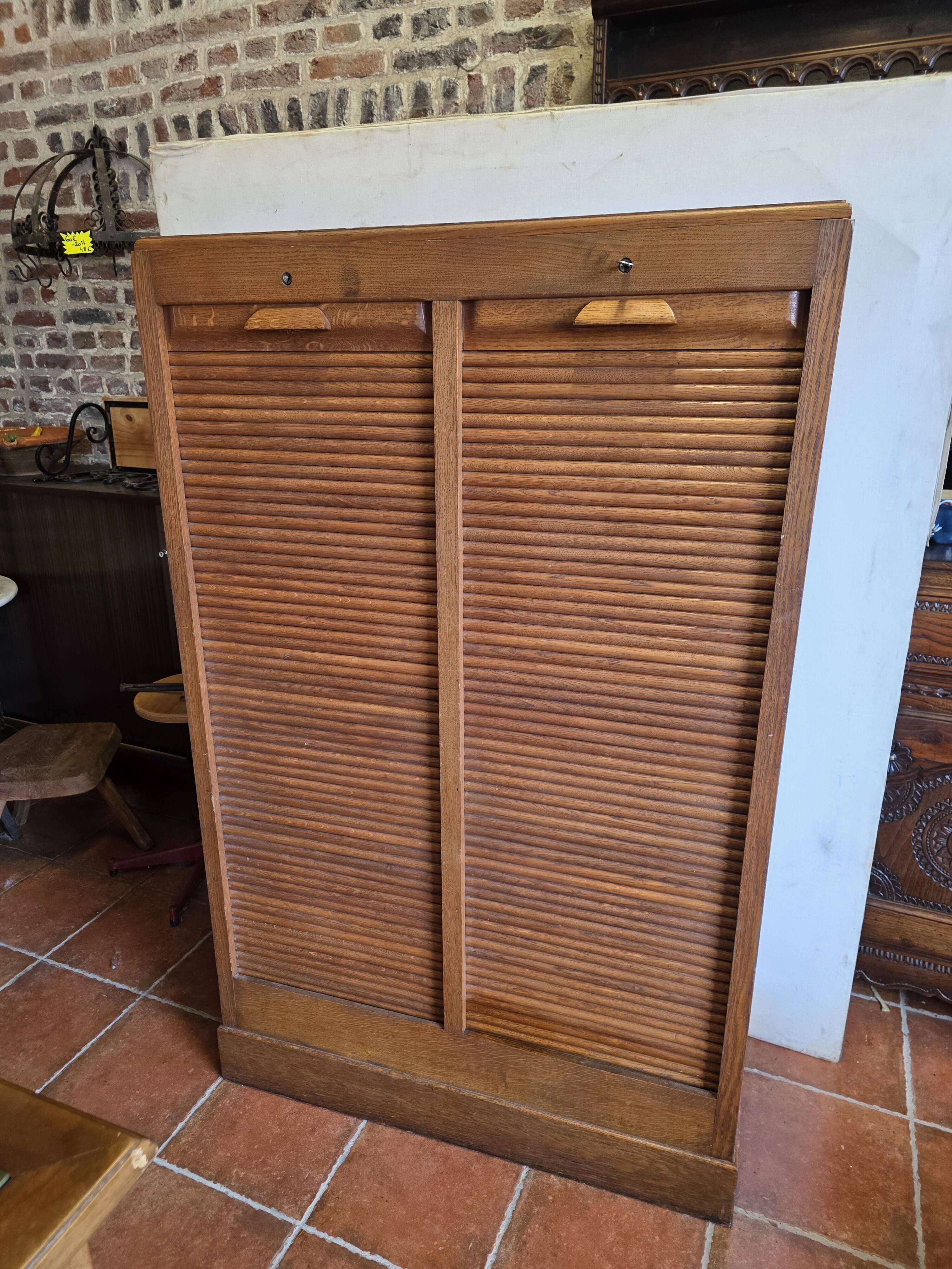 Double curtain cabinet in solid oak