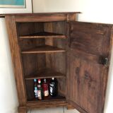 Notch, corner cabinet