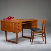 Mid-century Danish freestanding teak desk with raised lip edge, 1960s