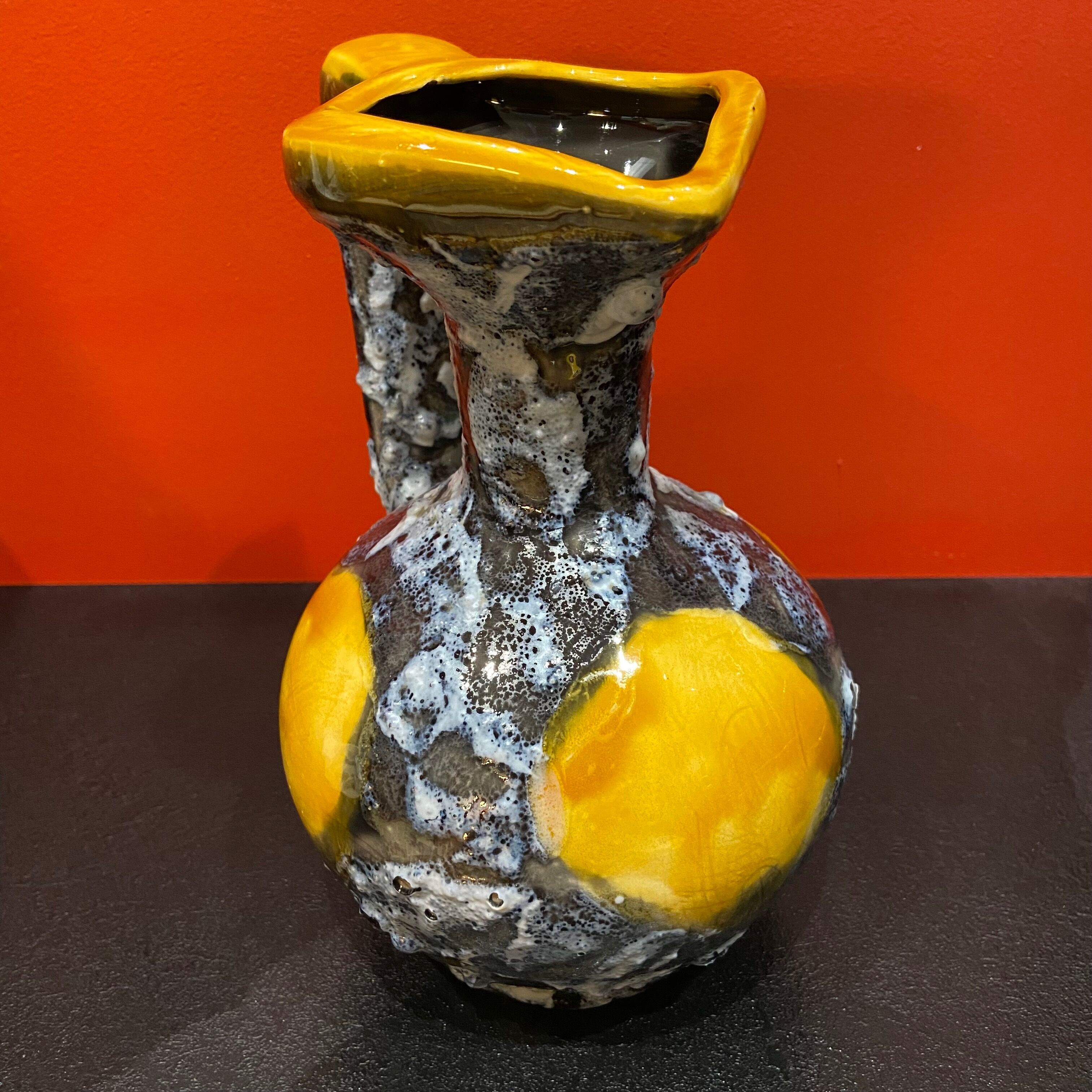 Pichet Fat Lava Vallauris années 60