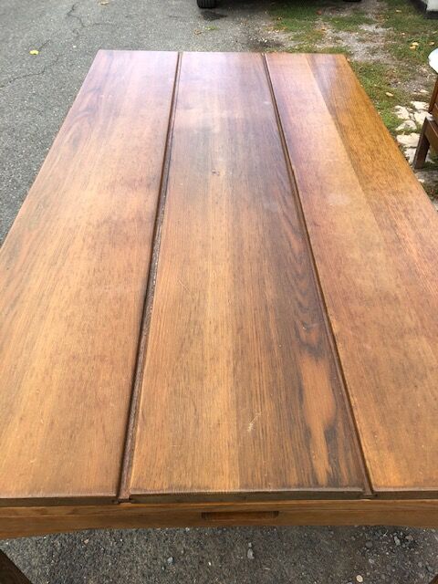 Scandinavian table with extensions