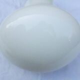 Glass suspension forming a bulb.