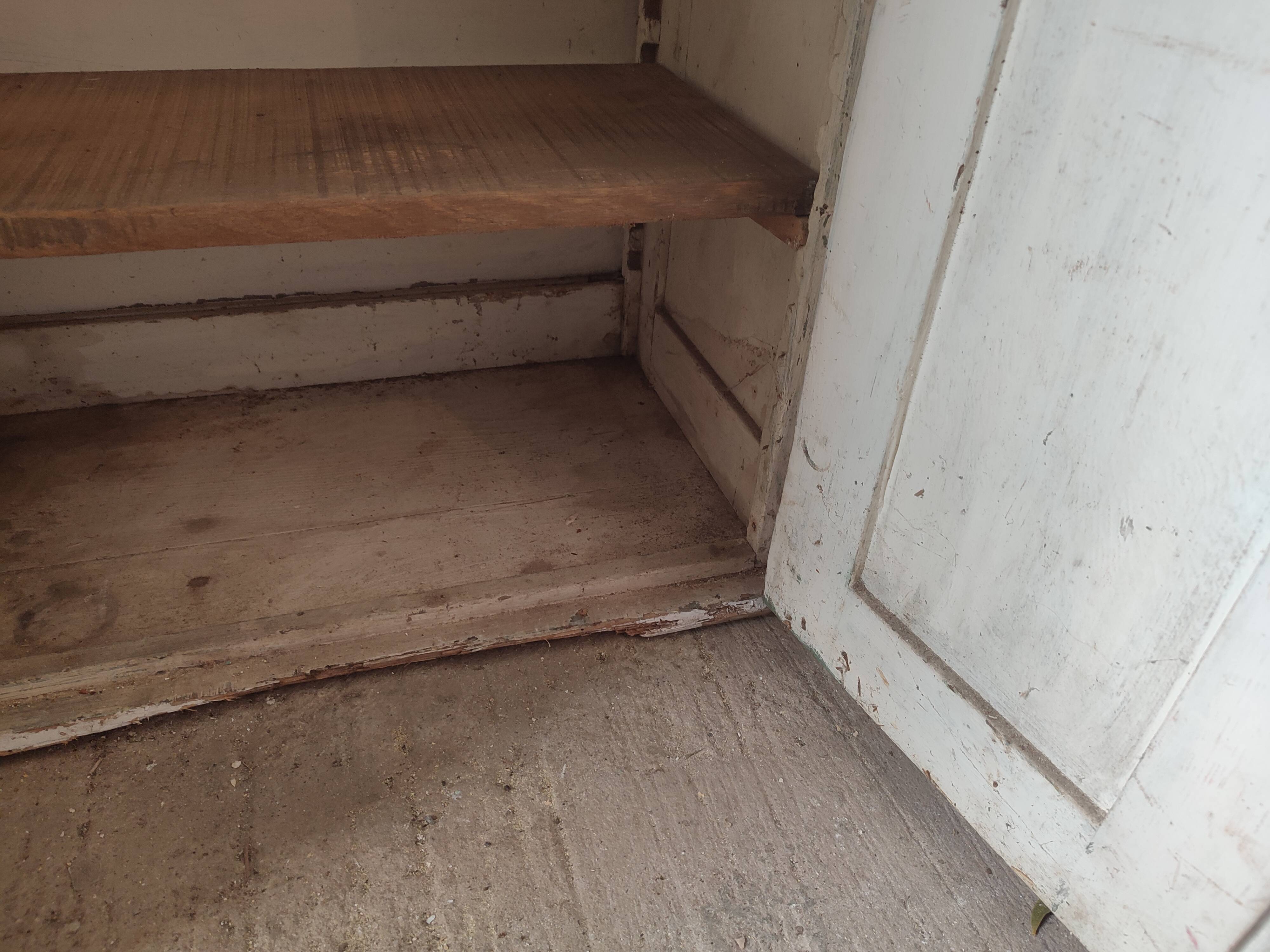 Small Parisian wardrobe