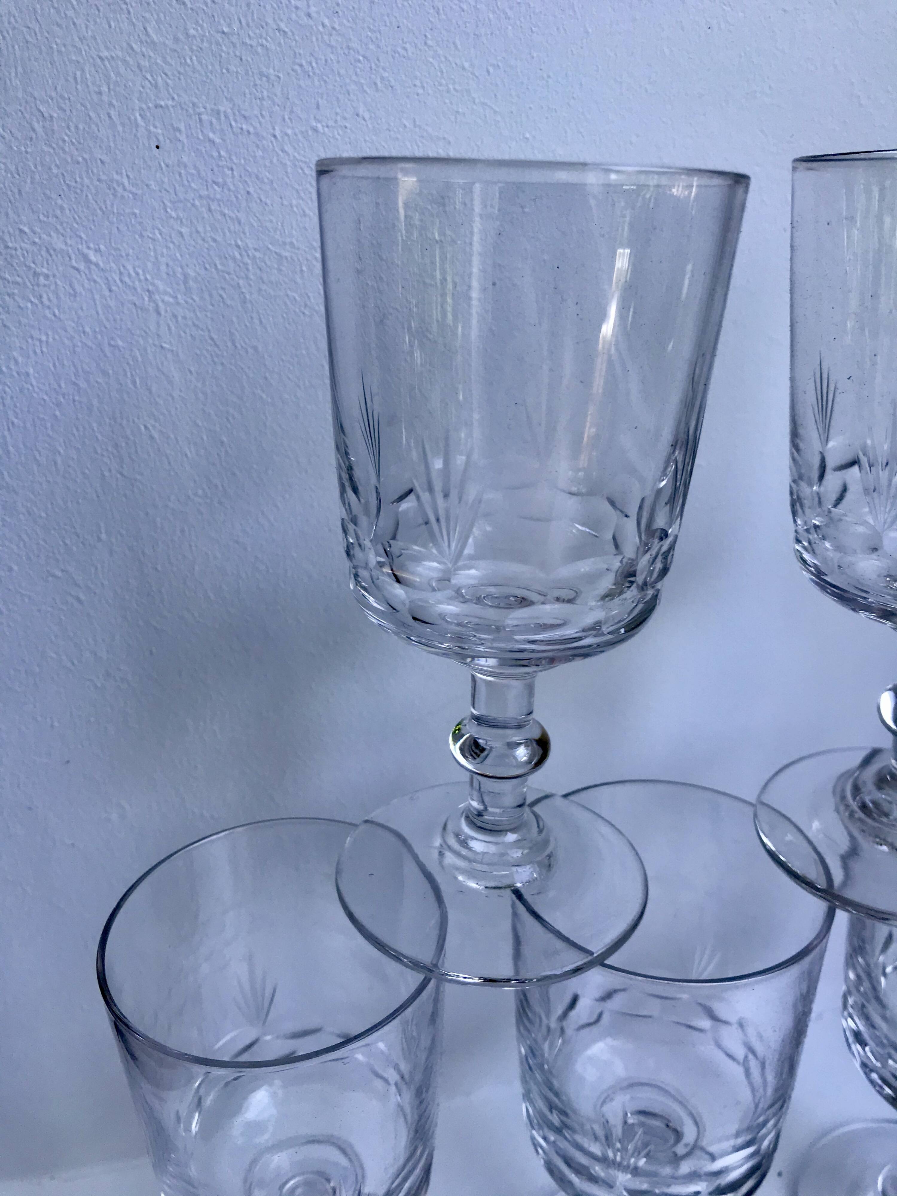 Set of 5 small crystal wine glasses engraved 50-60s