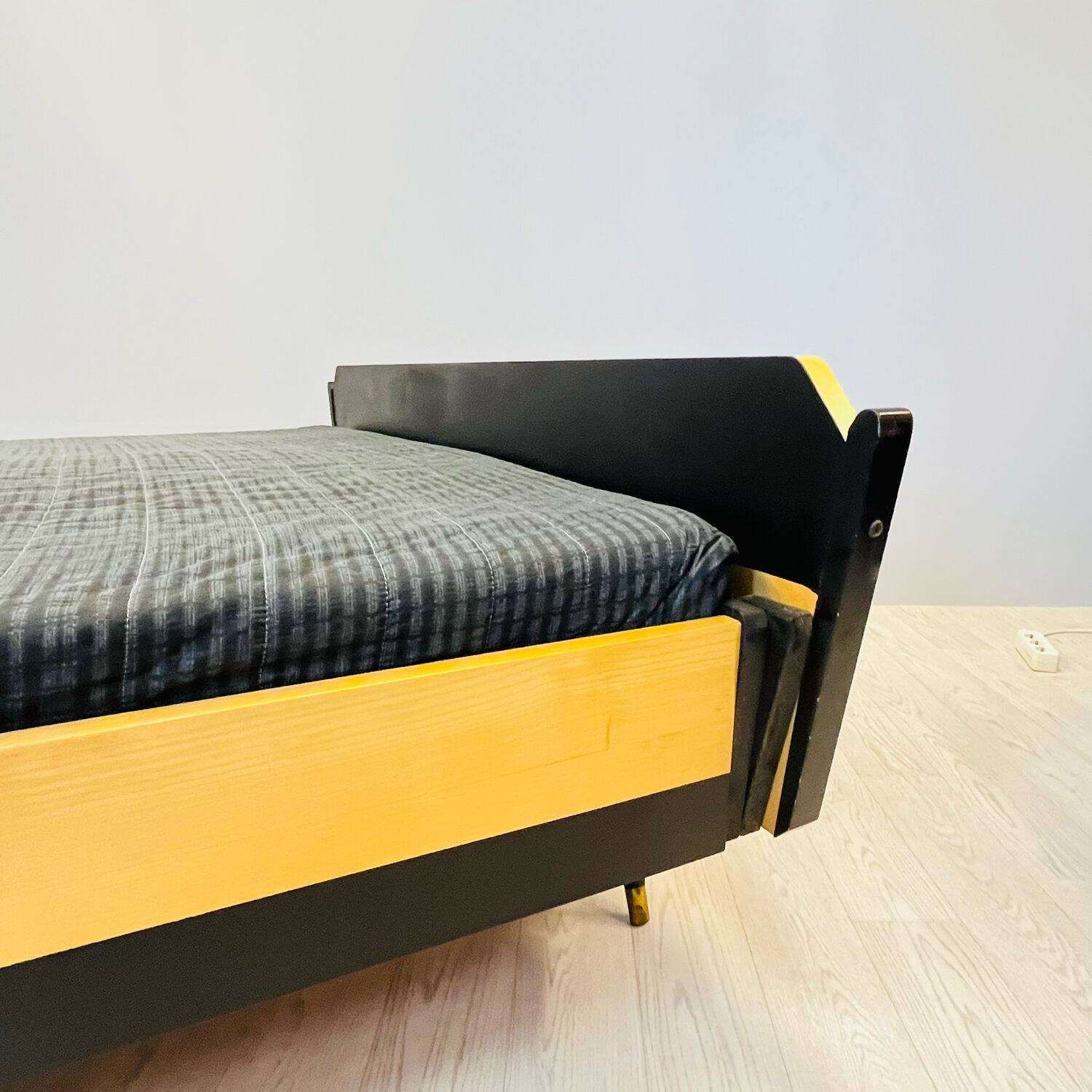 "Rockabilly" bed