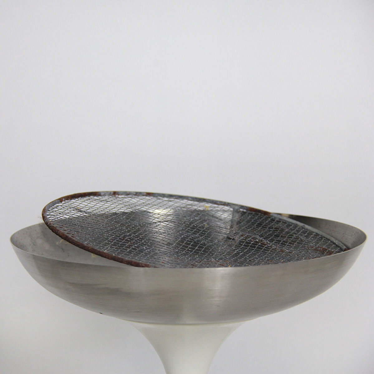Standing ashtray model "Tulip" Eero Saarinen - Knoll International Edition