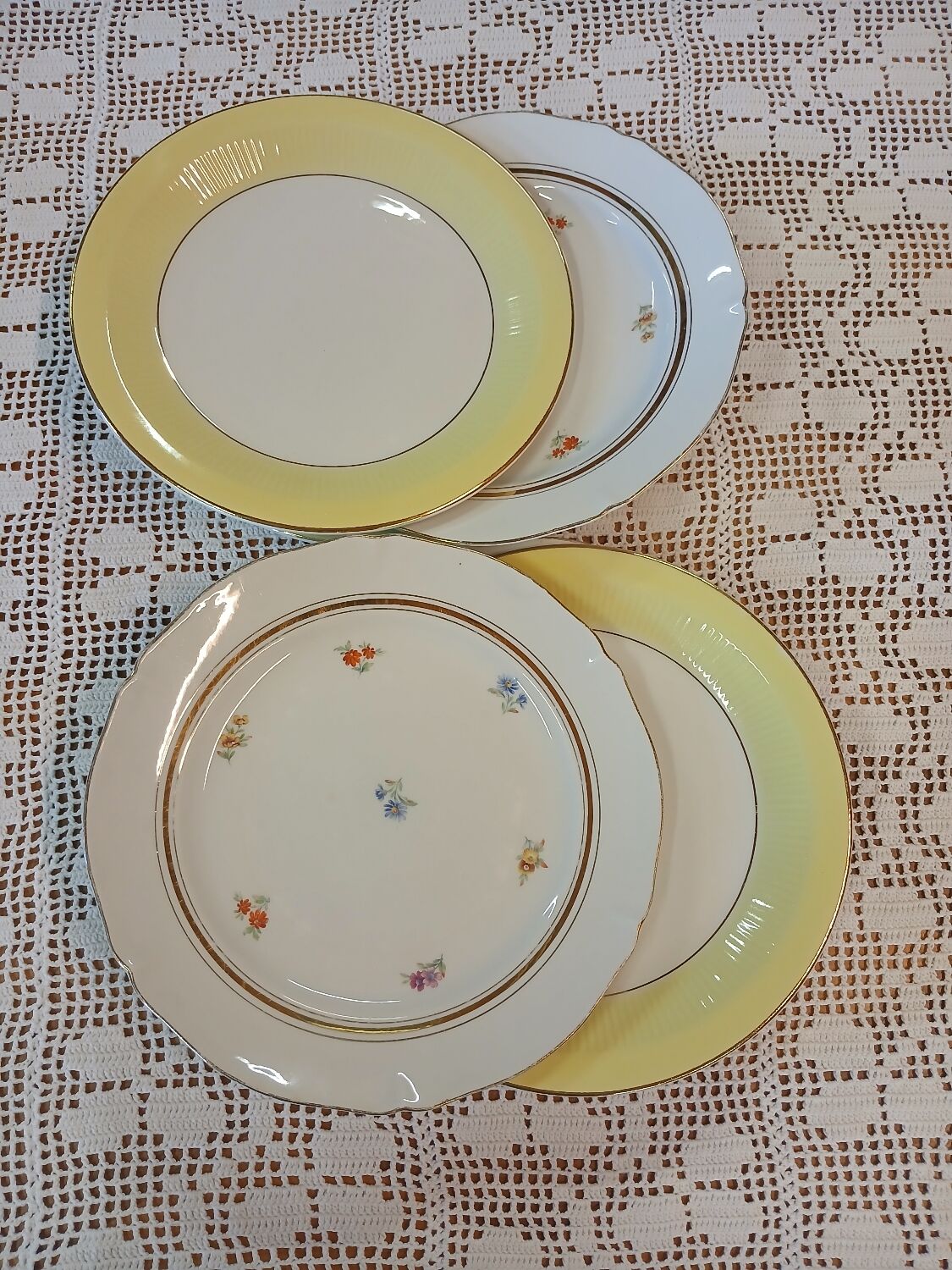6 mismatched antique dinner plates