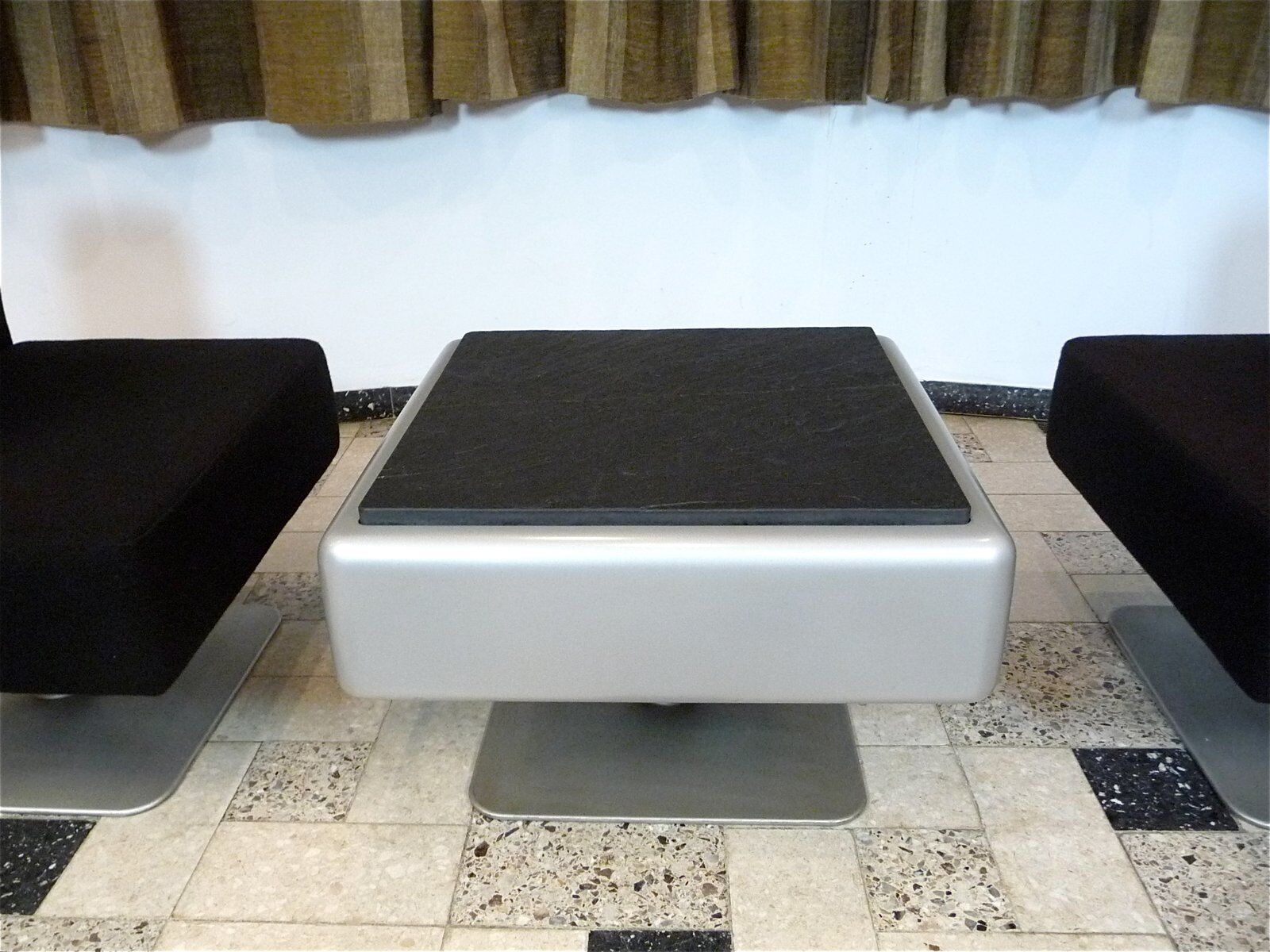 Chaises longues System 350 et table d'appoint par Herbert Hirche pour Mauser, 1974, ensemble de 3