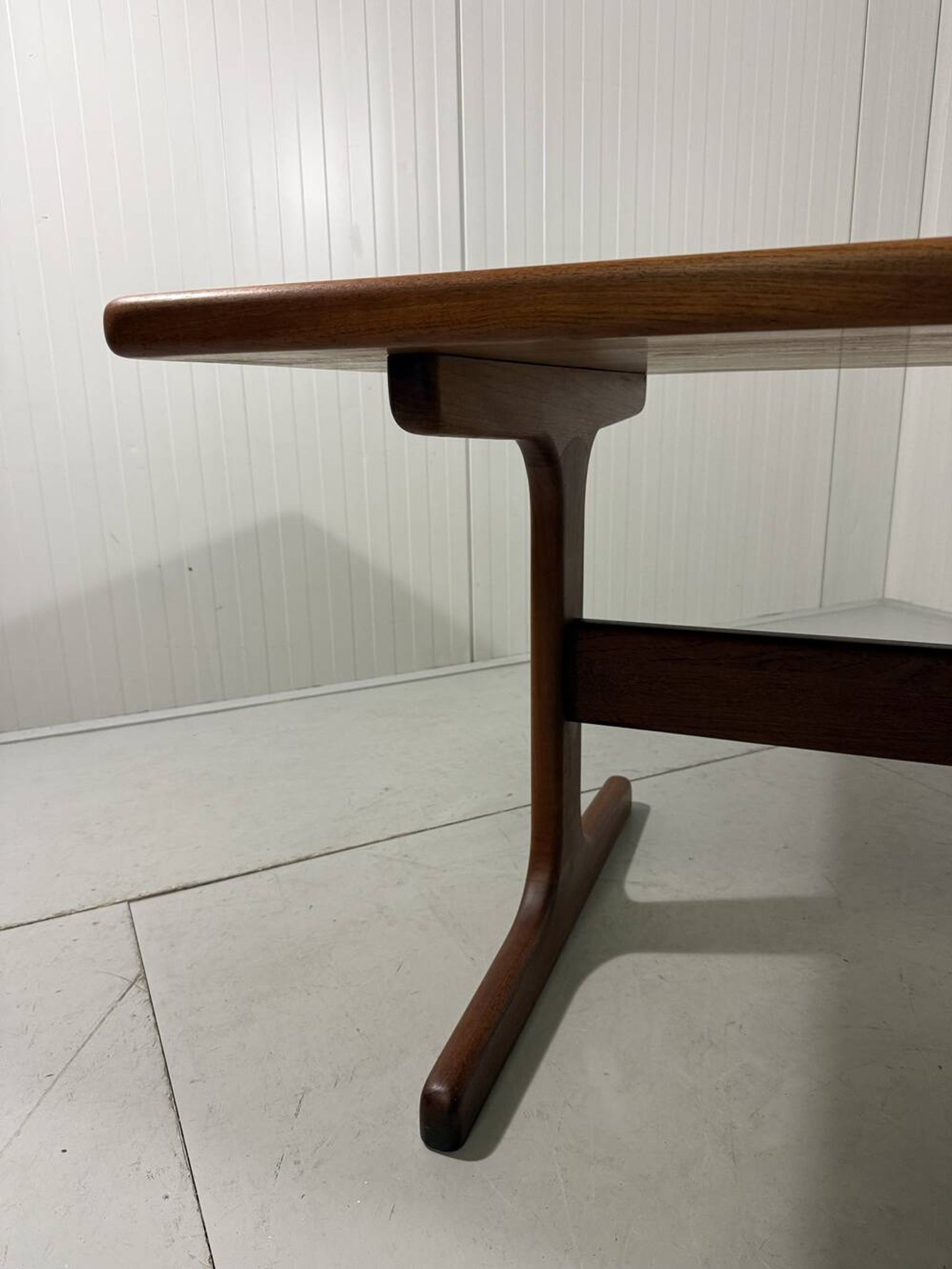 Table à manger en teck massif Danemark années 1970
