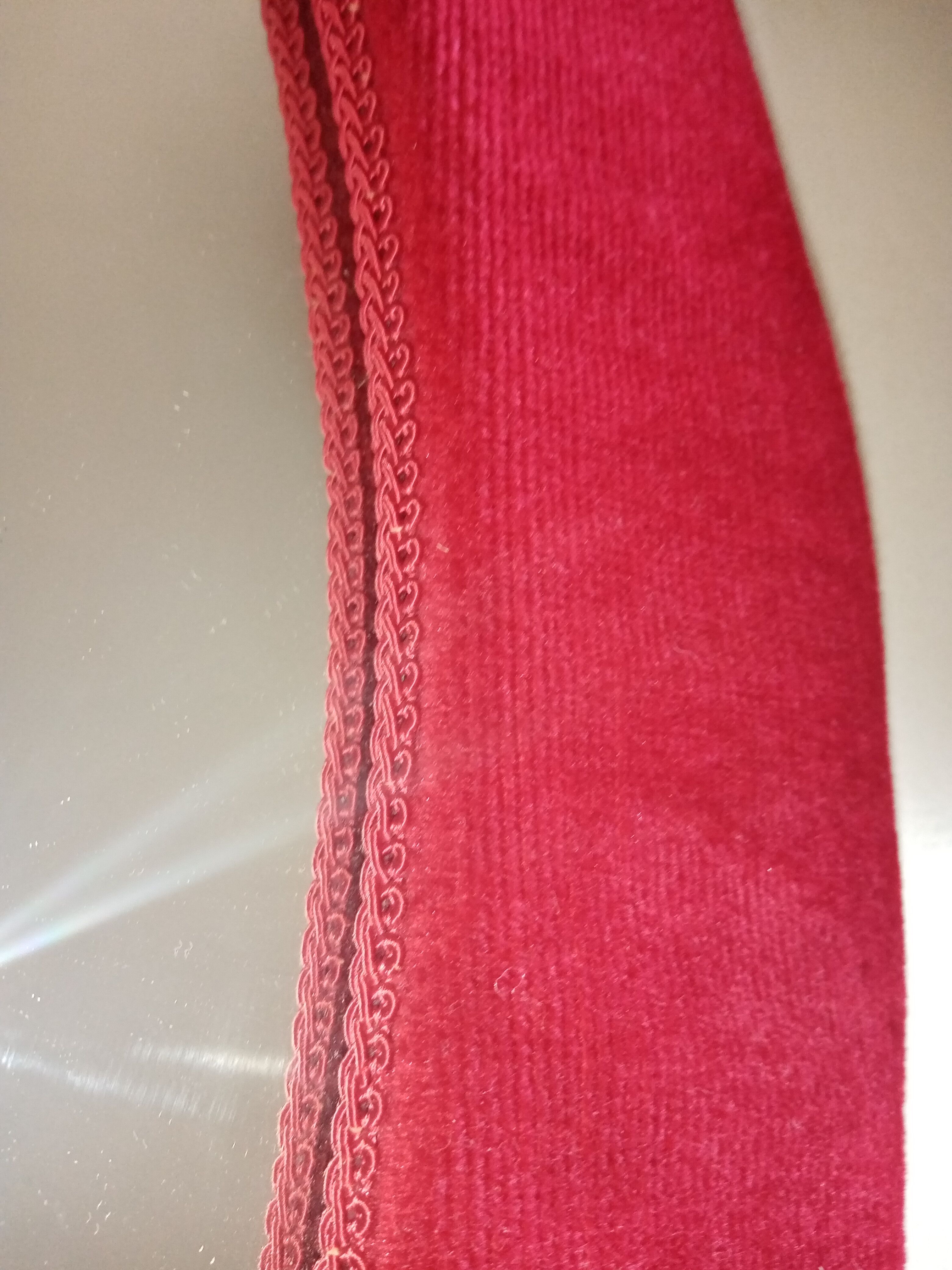 Velvet oval mirror - 59x45cm