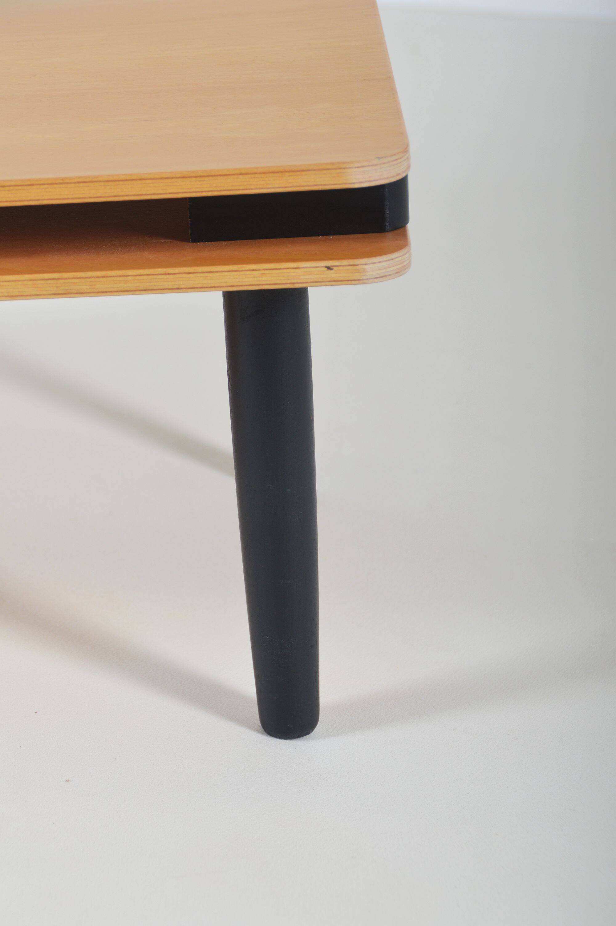 Chaise longue en bois au design danois unique