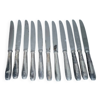 11 silver metal knives