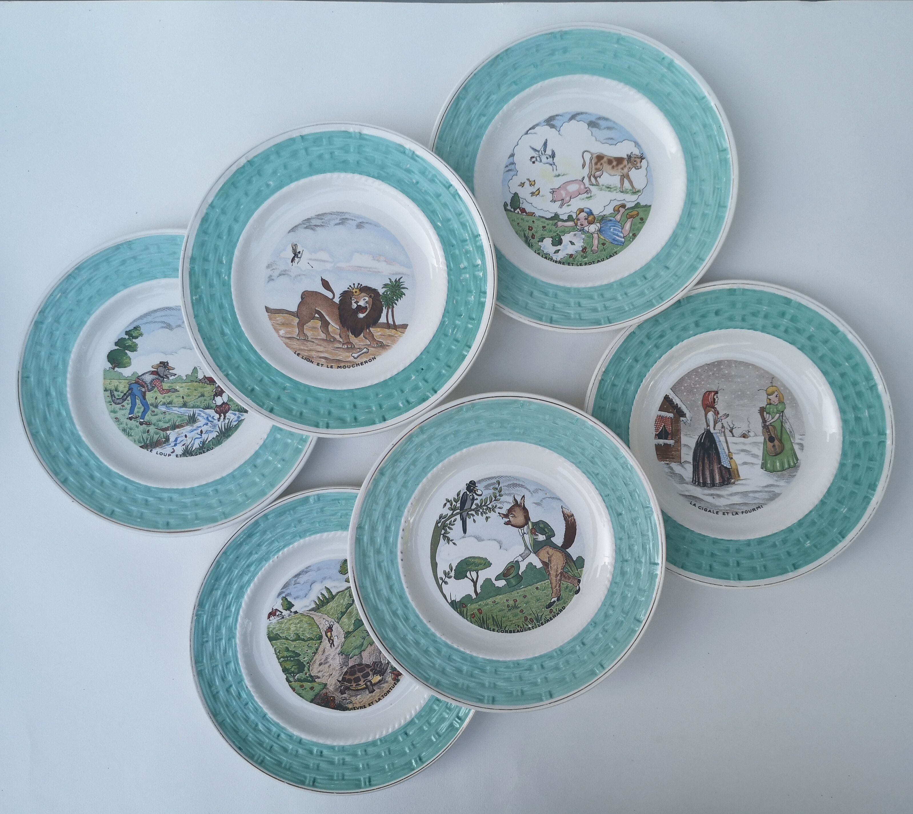 Old dessert plates, talking theme Fables de la Fontaine