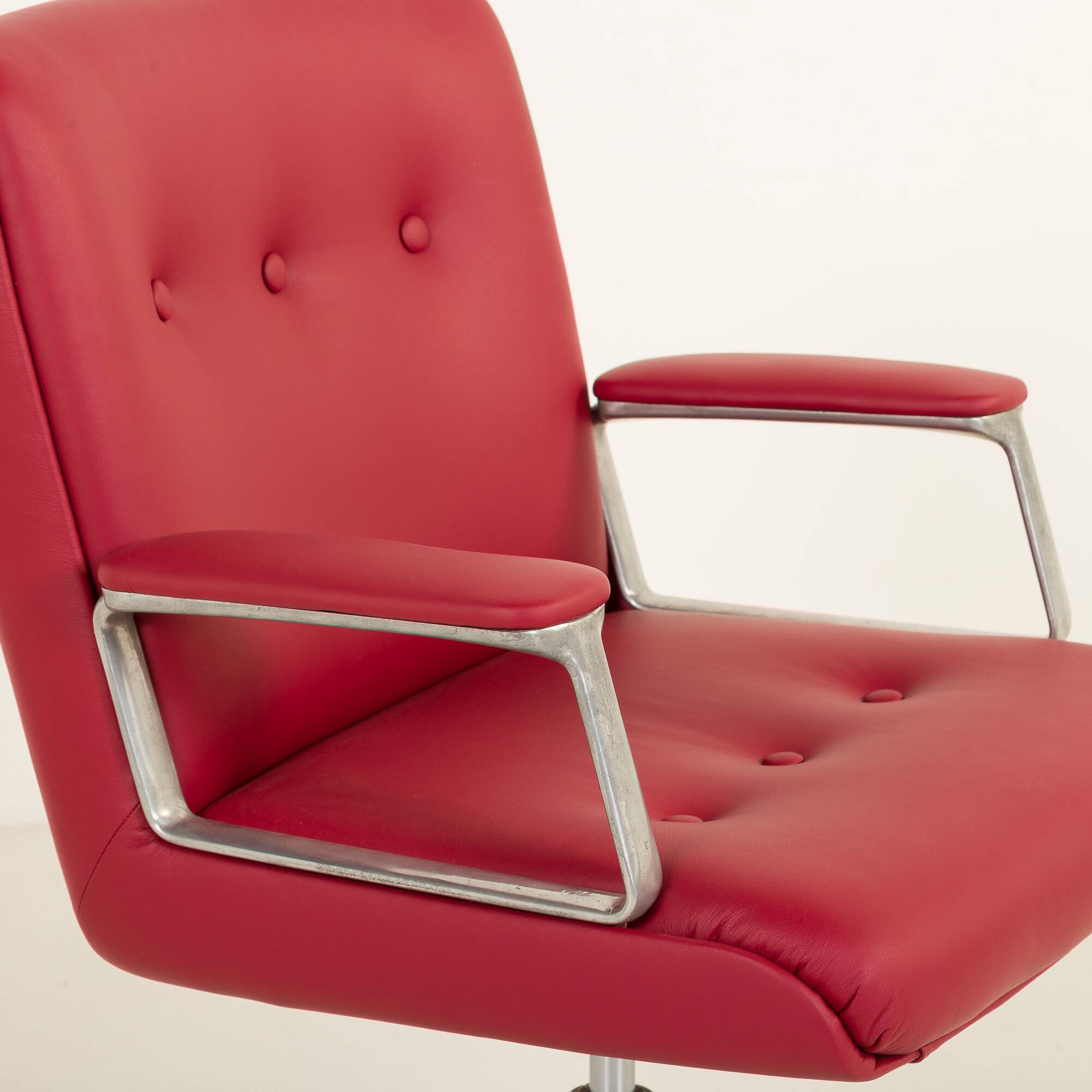 Office chair by Osvaldo Borsani for Tecno, 1970s