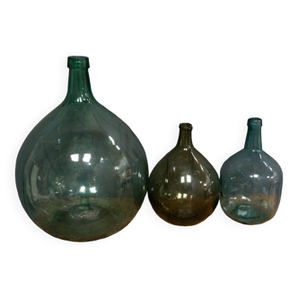 Suite of 3 demijohns XXe in blown glass