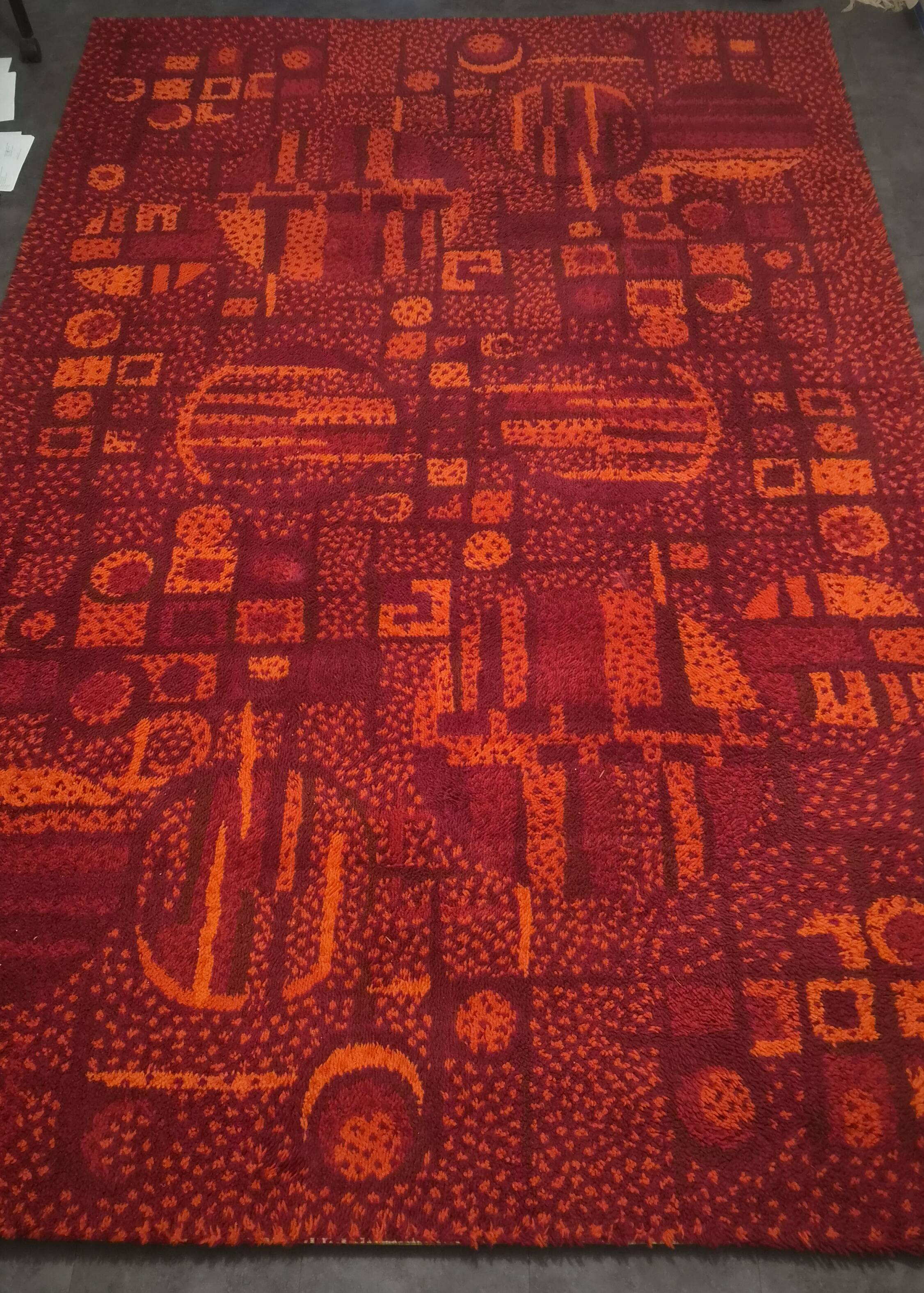 Large vintage rug from France, 1970s – 100% pure wool – 200 × 300.