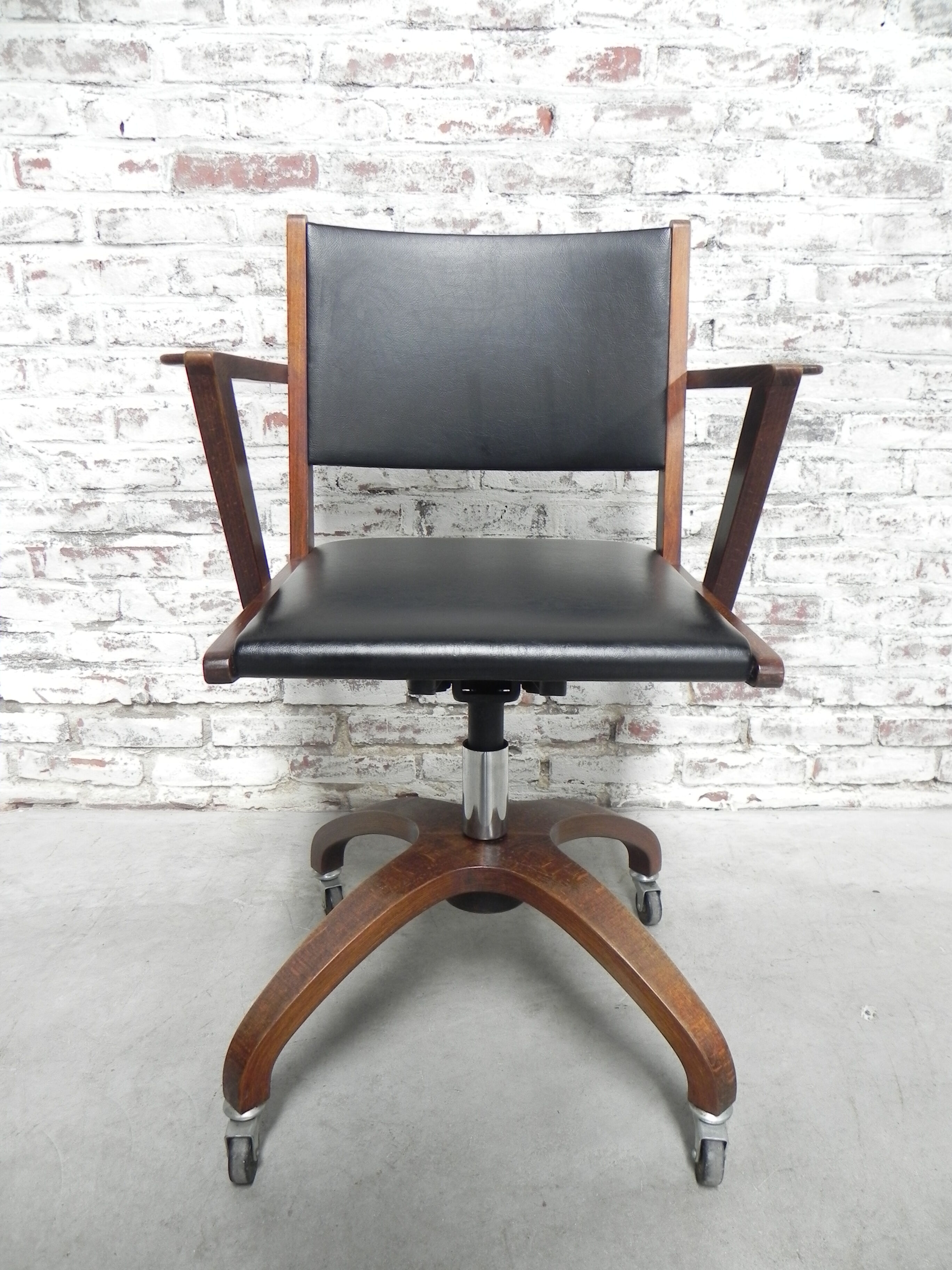 Vintage swivel office chair