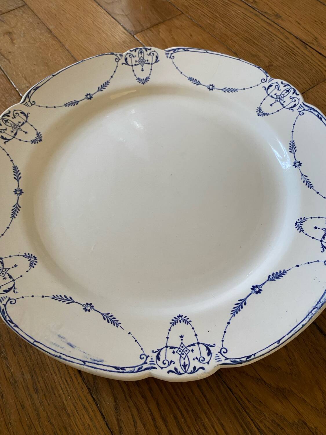 Moustiers LUNEVILLE dish