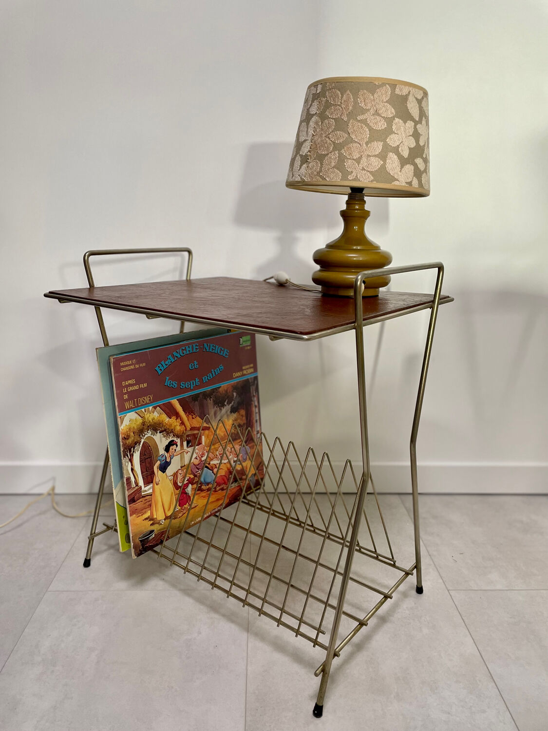 Vinyl storage table