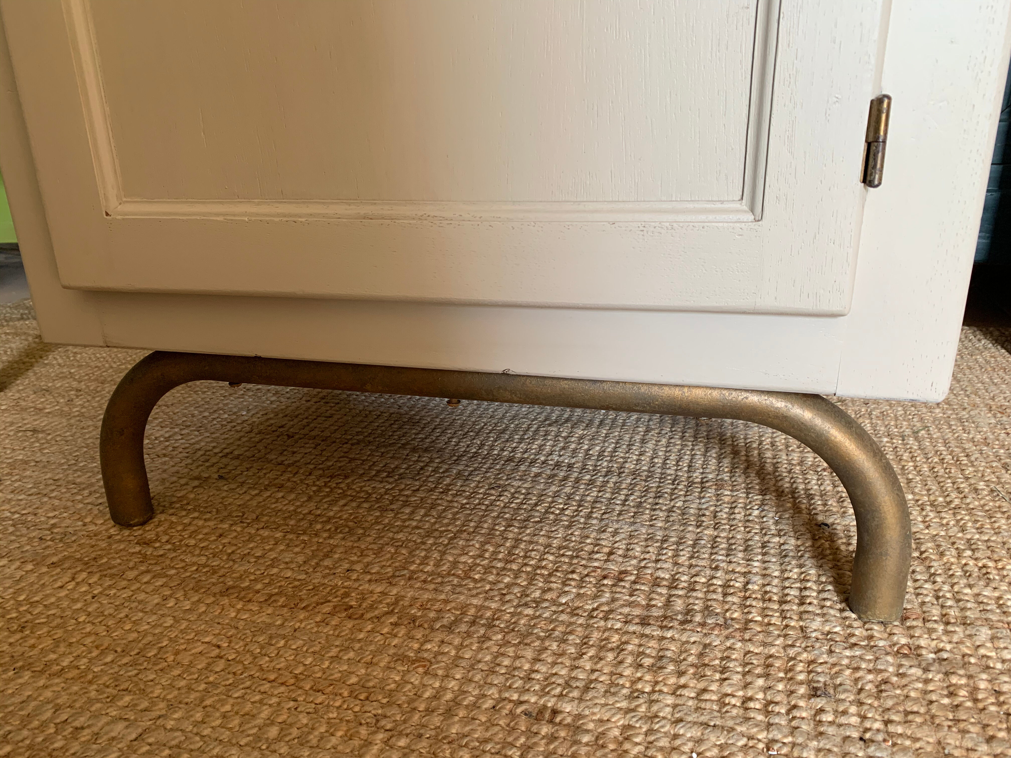 Boarding locker room