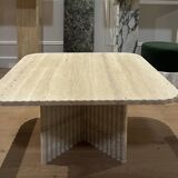 Square coffee table in striated travertine
