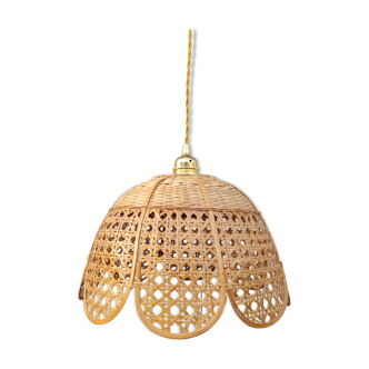 Openwork rattan suspension