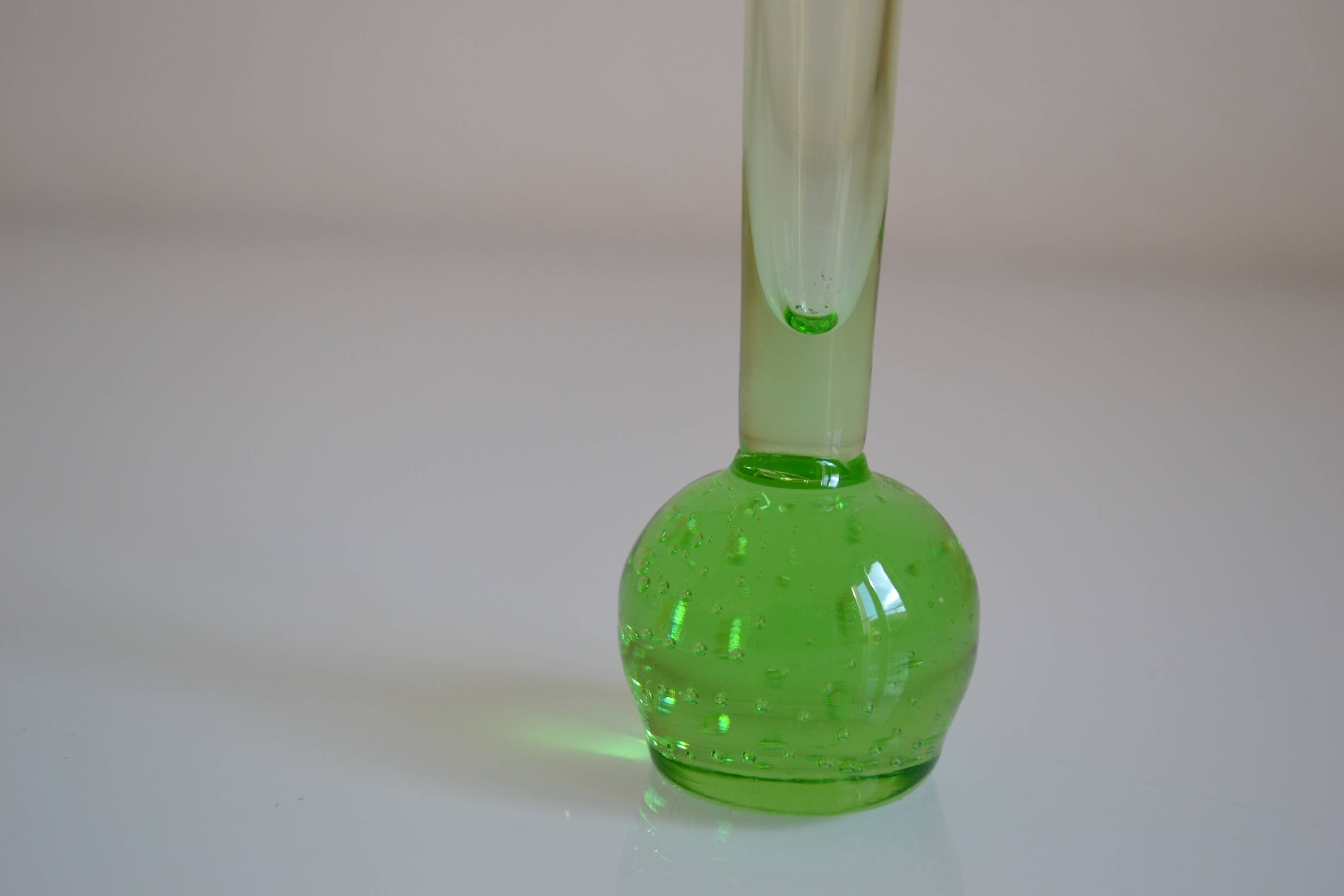 Sweden Sweden 1960 60's small soliflore vase green glass bullicante