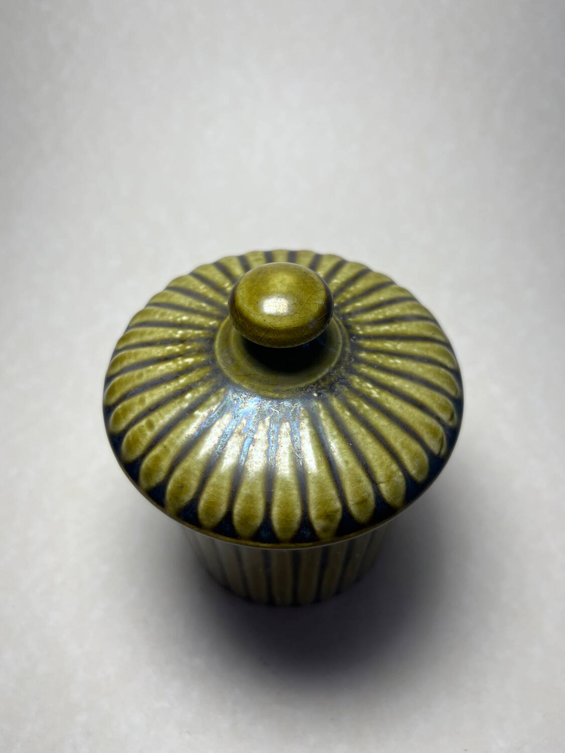 Ceramic tableware