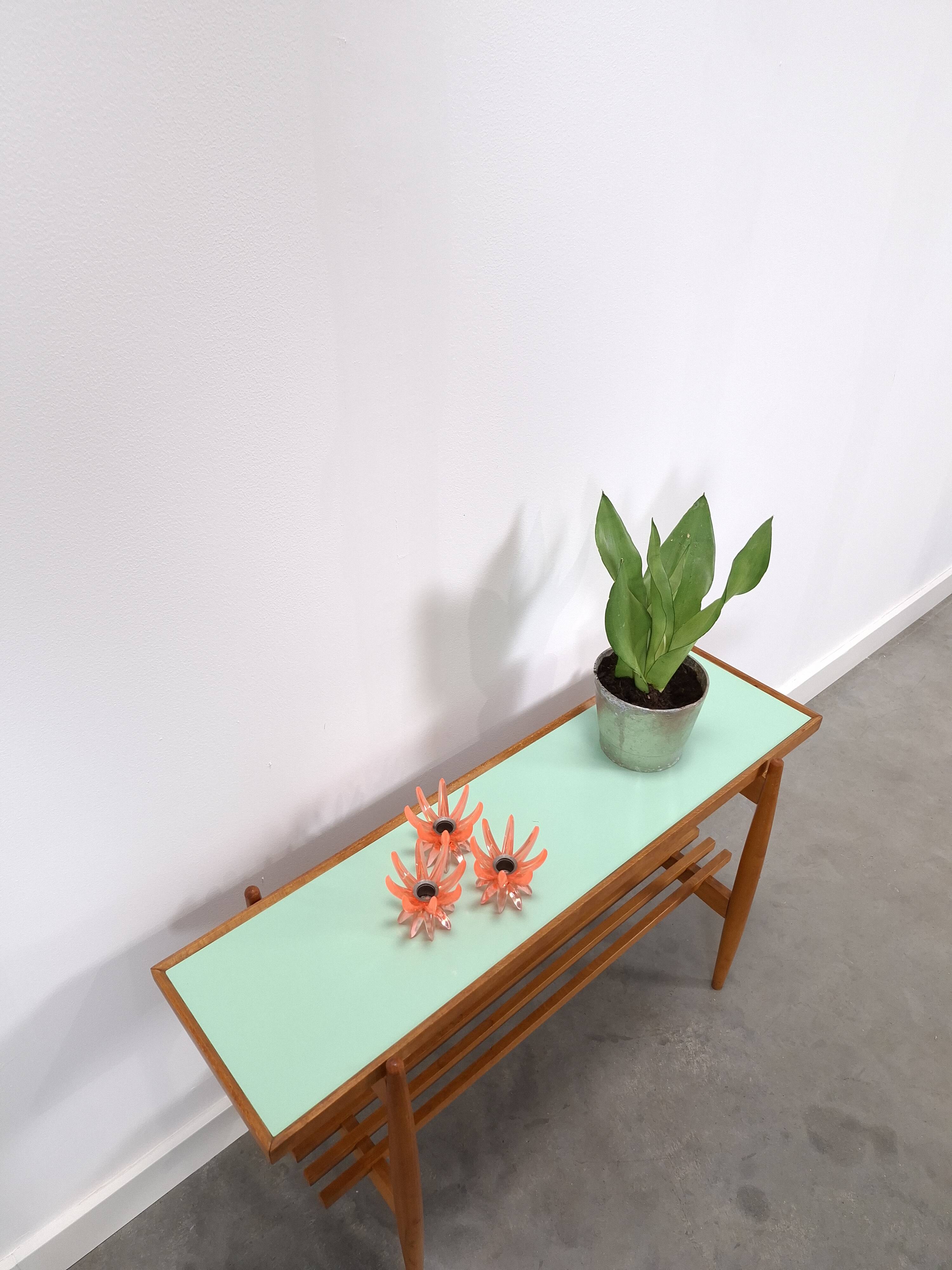 Vintage houten side table met mintgroen formica blad