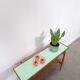 Vintage houten side table met mintgroen formica blad