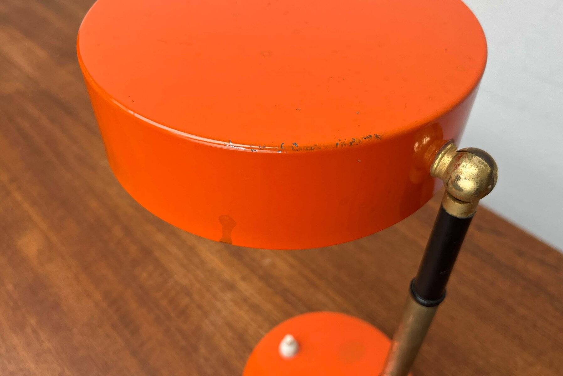 Mid-century minimalist orange table lamp, Italy, 1960s.