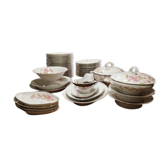 Porcelain dinner service