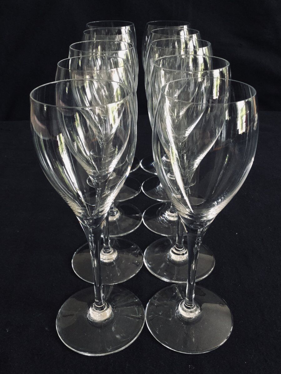 Set of 10 white wine glasses in Baccarat crystal model Saint Rémy