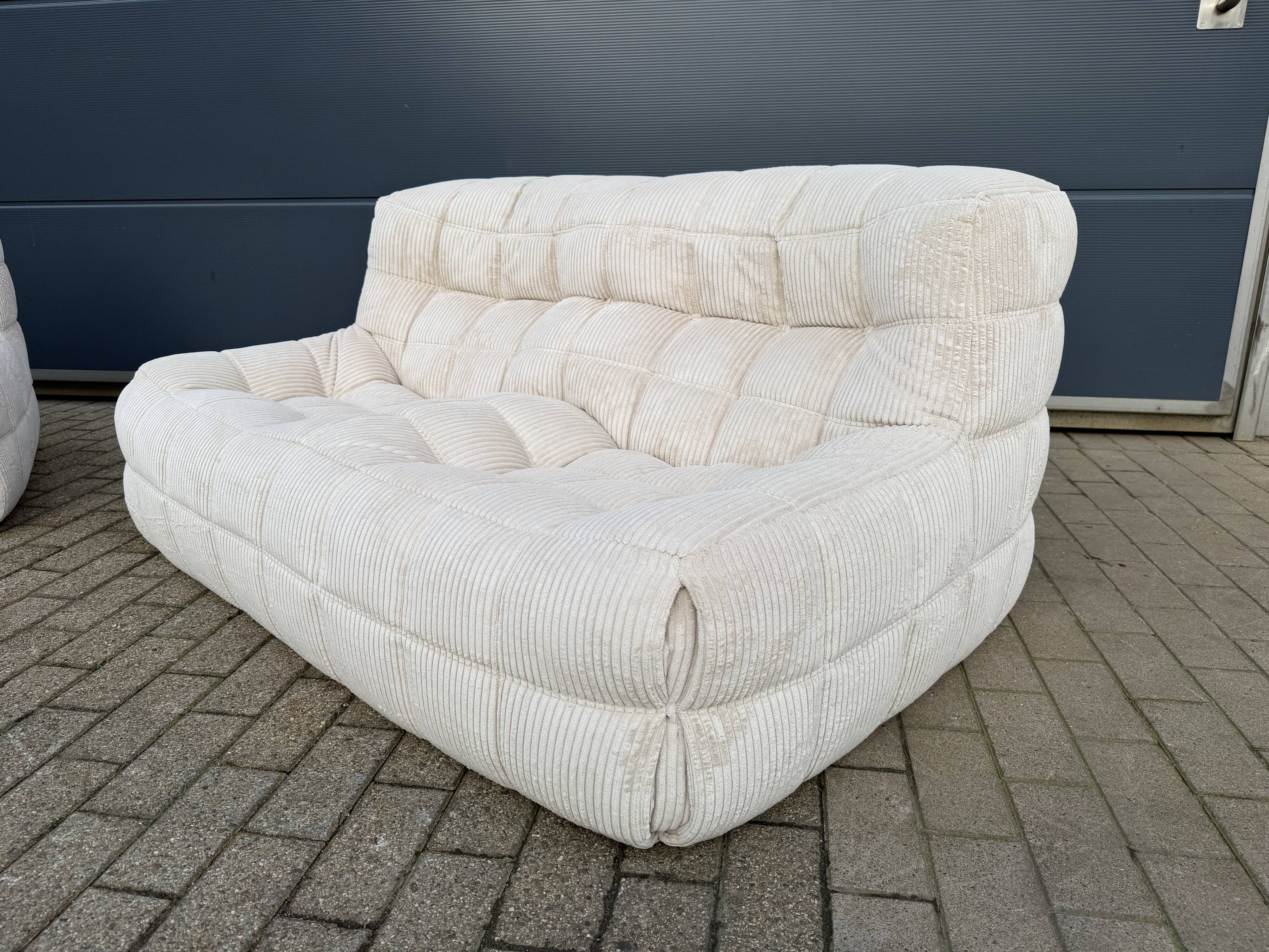 Ligne Roset Kashima set: 1x 1zit, 2x 2zit en 1x 3zit Beige Corduroy 10/10!!
