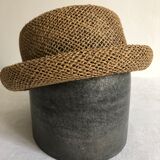 Hat shape in cast aluminum