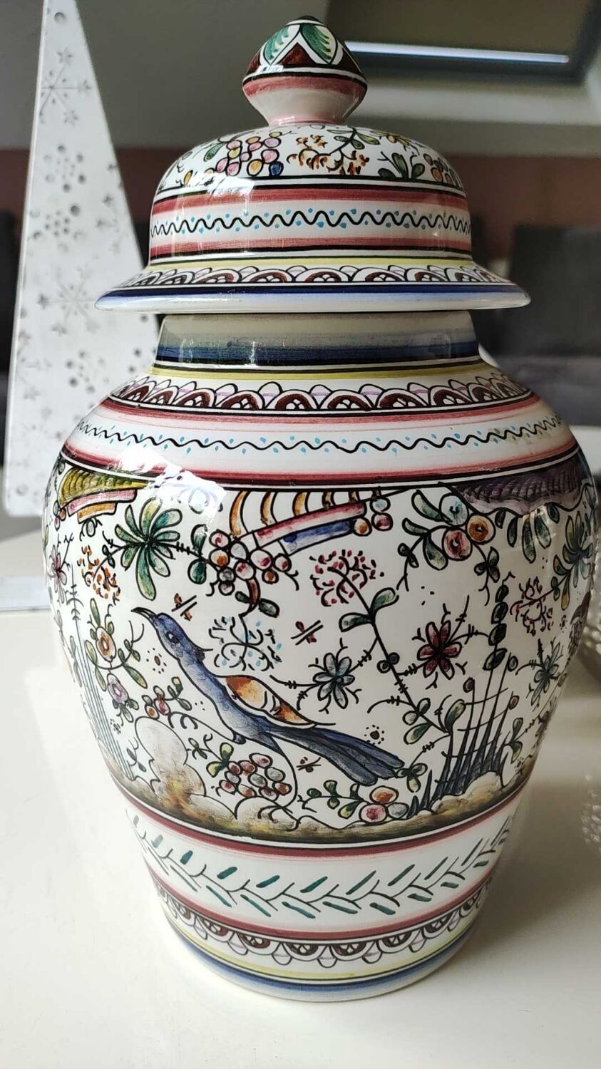 Potiche/ginger pot, tea reproduction xviith museum, art and deco, hand painted signed