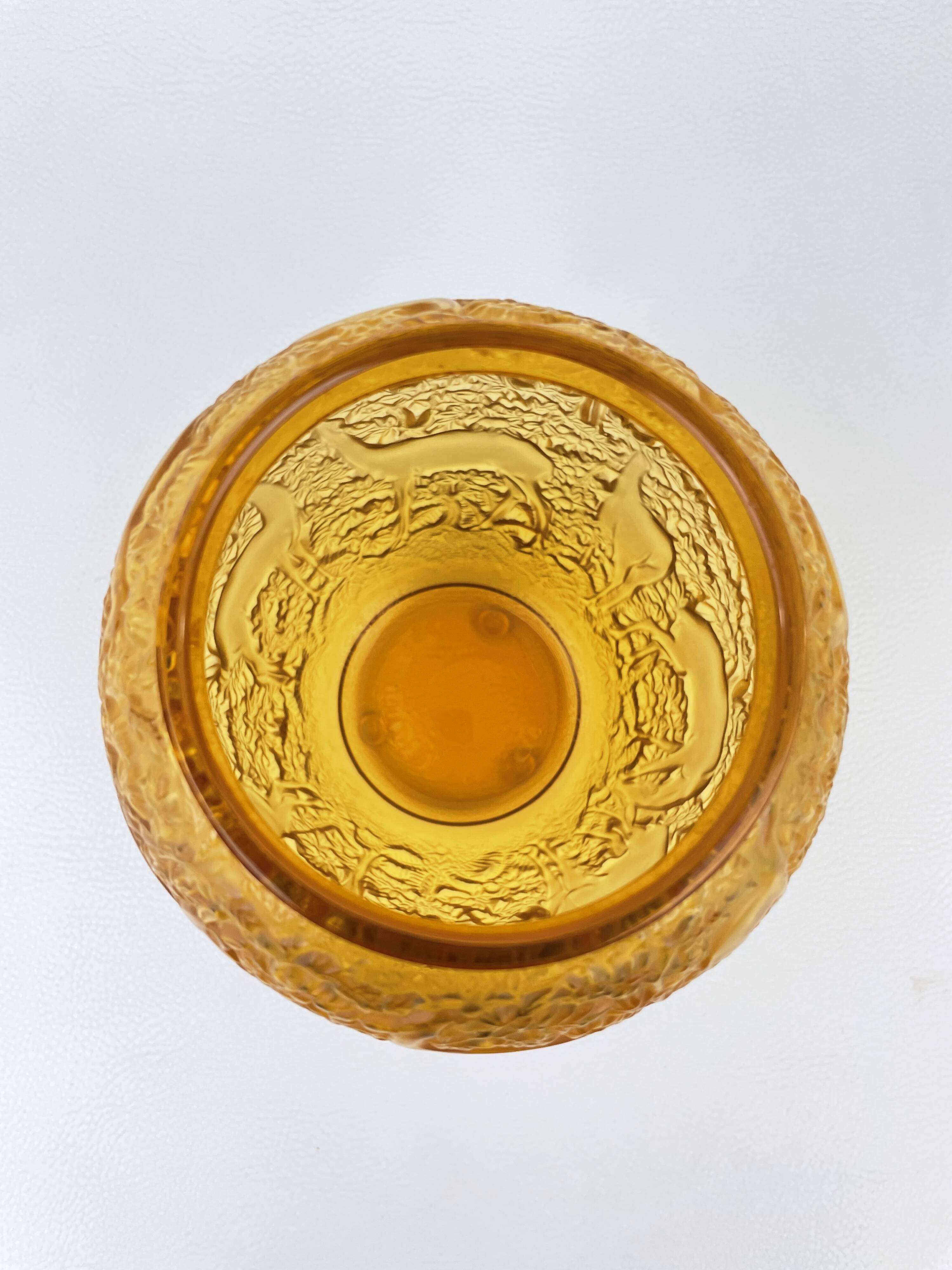 “Biches” crystal vase by Lalique – Amber