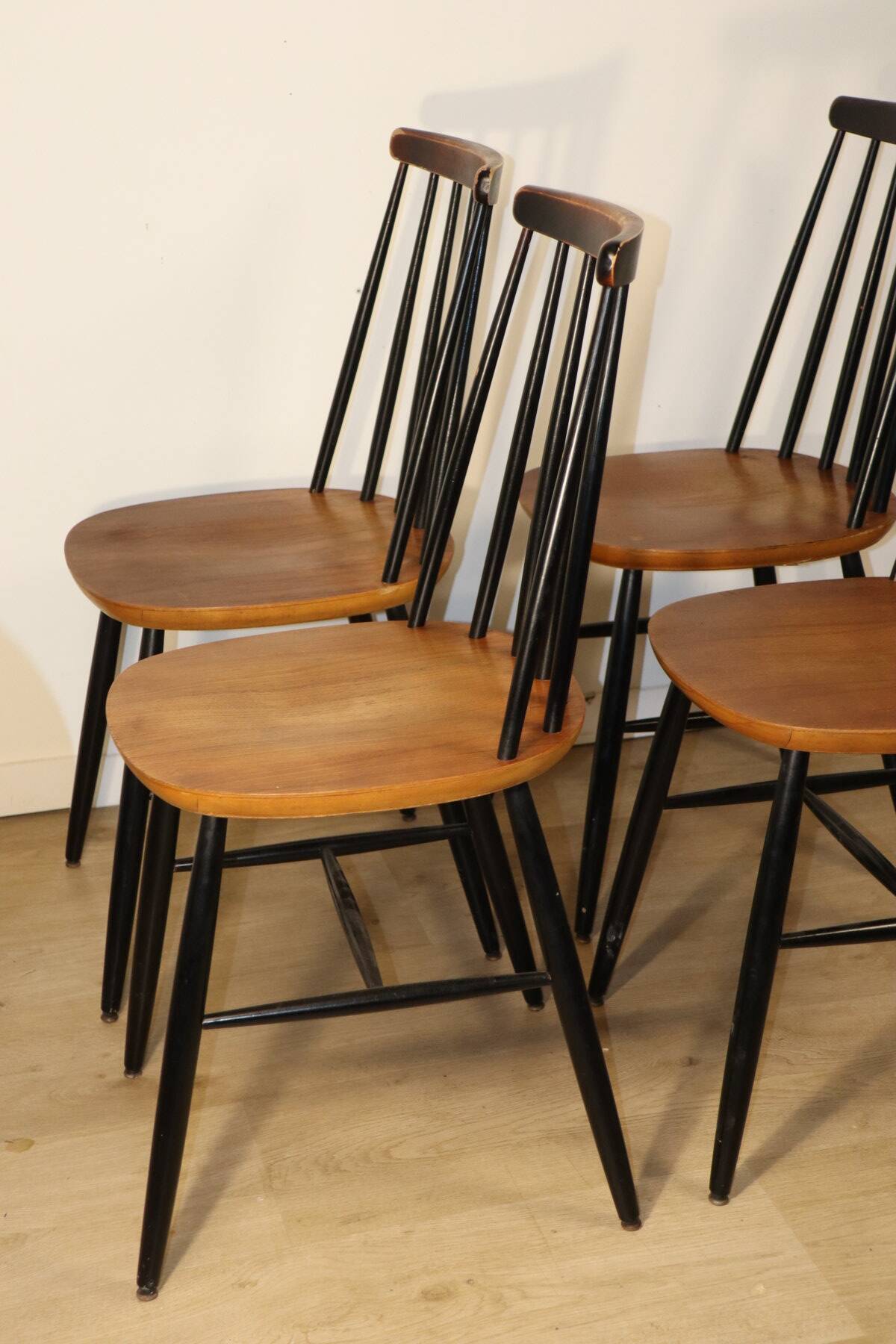 Set of 4 vintage wooden chairs, 1960.